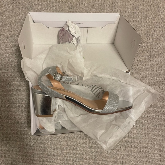 NEW Women's Open Toe Ankle Strap Low Heel - Picture 4 of 5